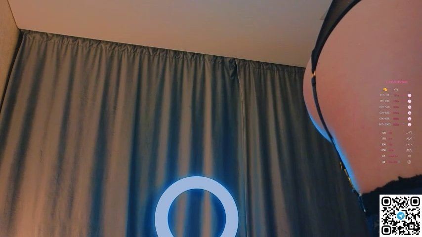 GildedKitten live cam screenshot female on VideoChat.work — Live Cam Directory — screenshot #1