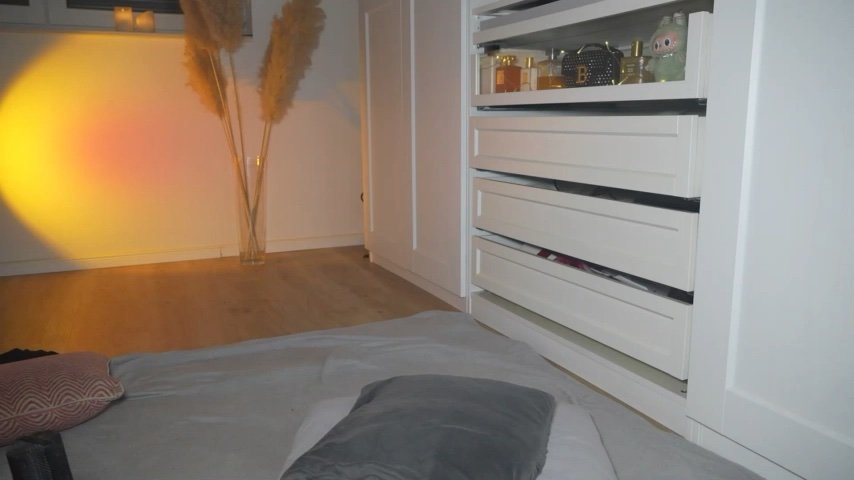 HotBella- live cam screenshot female from Germany on VideoChat.work — Live Cam Directory — screenshot #1