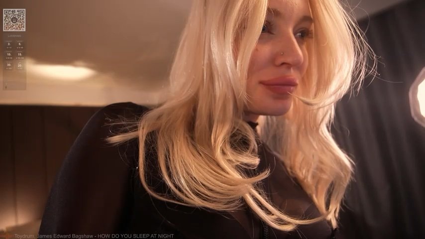 LinaKinky live cam screenshot female on VideoChat.work — Live Cam Directory — screenshot #1