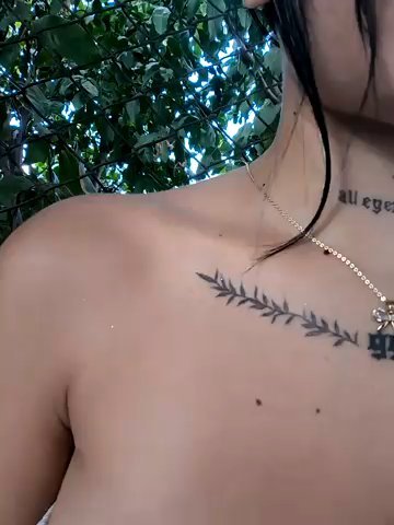 the_titis_outdoors live cam screenshot malefemale from Colombia on VideoChat.work — Live Cam Directory — screenshot #1